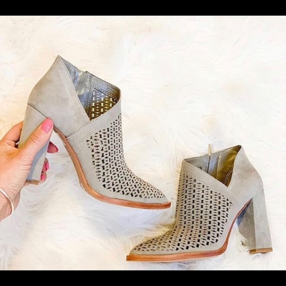 white steve madden kimmie